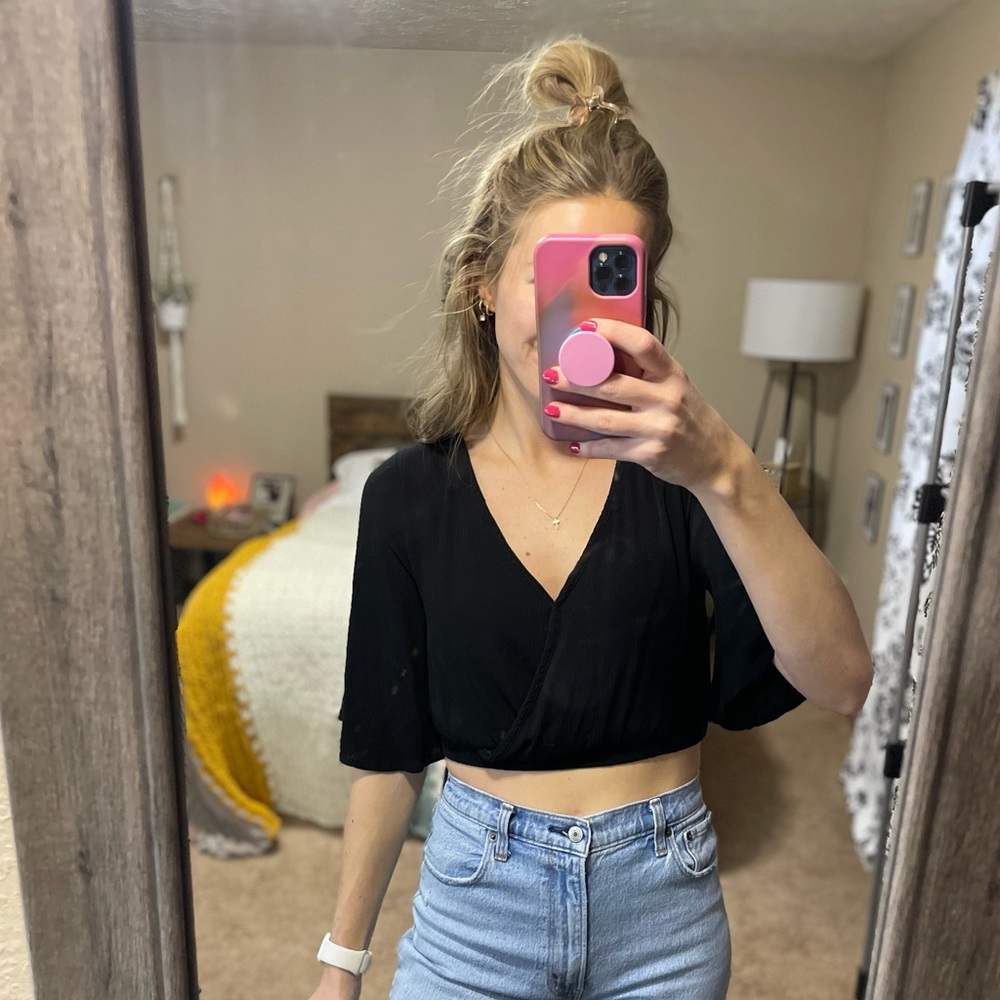 Black crop top